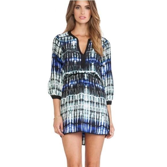 Guess Dresses & Skirts - ✨Guess Multi Color Printer 3/4 Sleeve Tie Waist Dress✨